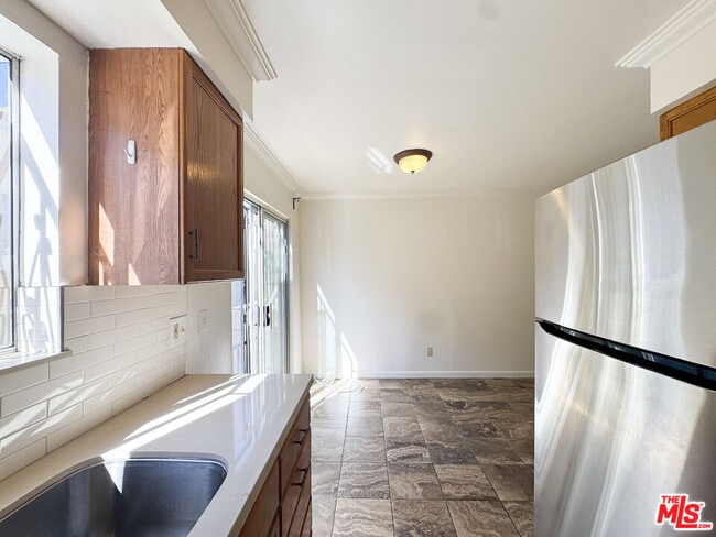 Building Photo - 750 Hyperion Ave