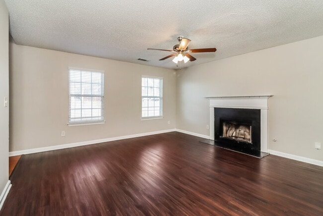 Foto del edificio - 108 Glendale Blvd