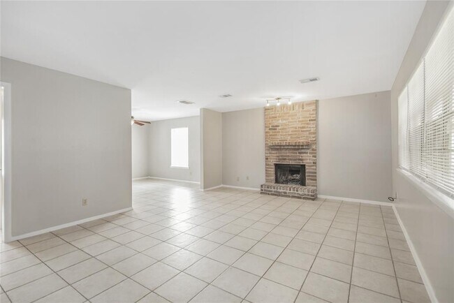 Foto del edificio - 25107 Tuckahoe Ln