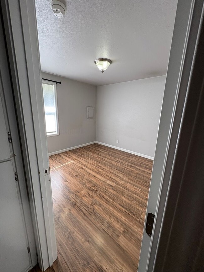 Building Photo - Ephrata Duplex