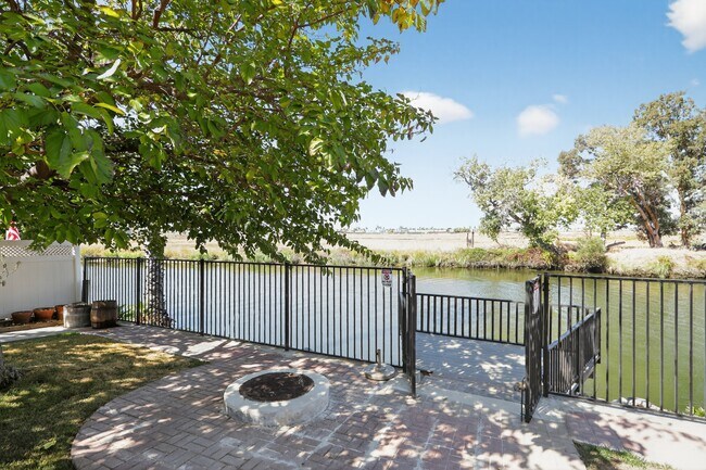 Foto del edificio - 4790 Discovery Point