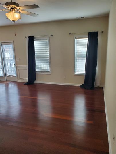 Foto del edificio - "Charming 2-Bed Oasis with Elegant Hardwoo...