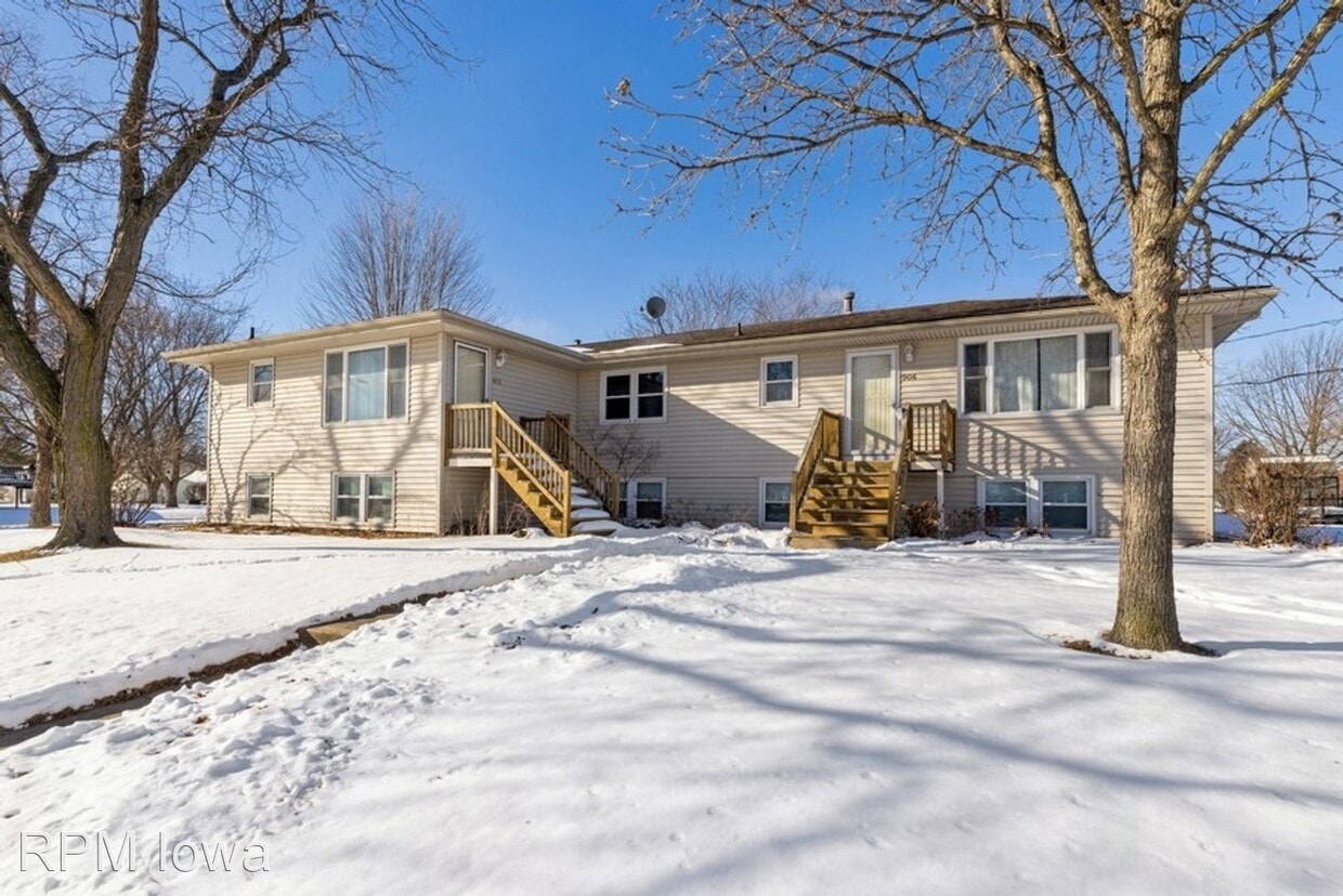 Primary Photo - 3 br, 2 bath House - 902 NE Trilein Drive