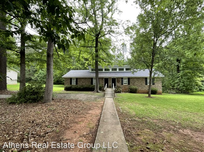 Building Photo - 2 br, 1 bath House - 663 Maplewood Lane