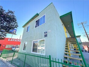 Building Photo - 2811 S Central Ave