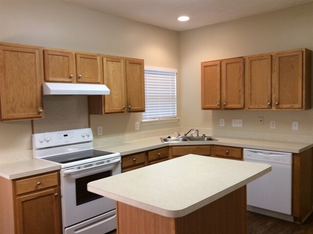 Building Photo - 11632 Larix Dr