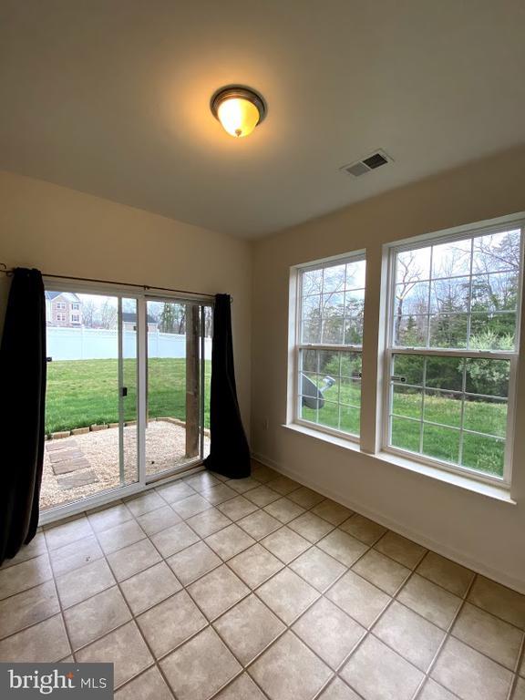 Building Photo - 120 Woodman Ct