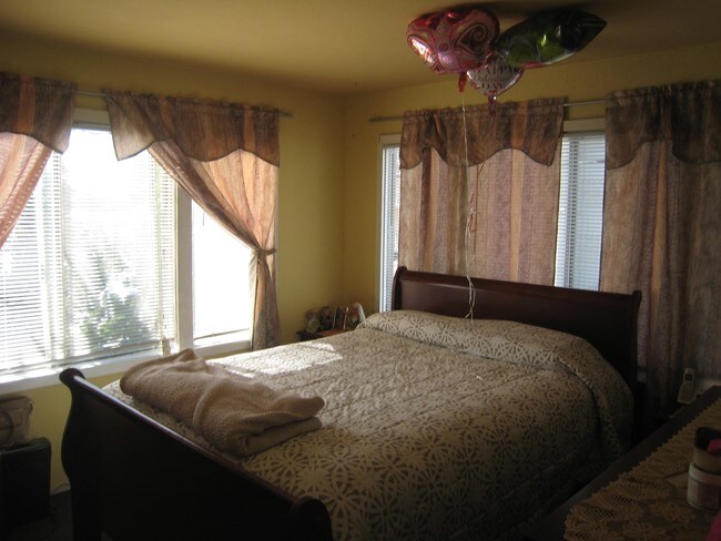 Foto del edificio - 2300-2306 Fruitvale Ave
