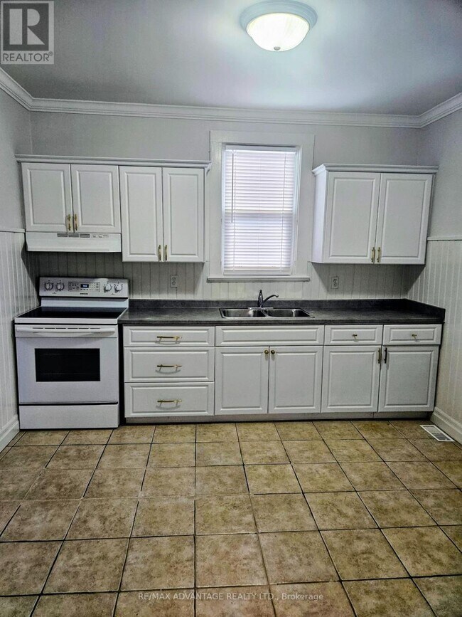 Photo du bâtiment - 2353 Main St