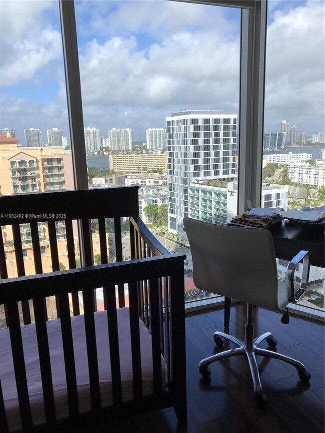 Building Photo - 17555 Collins Ave