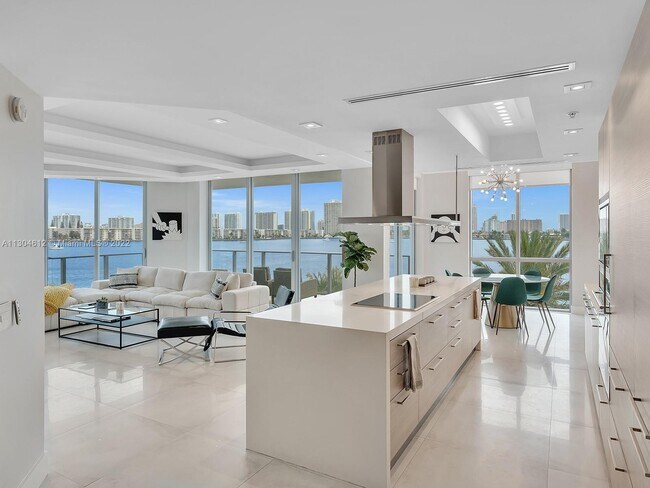 Building Photo - 17111 Biscayne Blvd