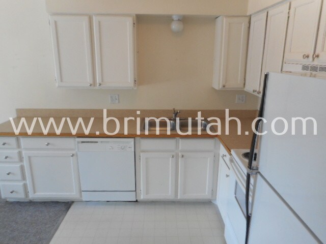 Building Photo - 4843 S Memory Ln