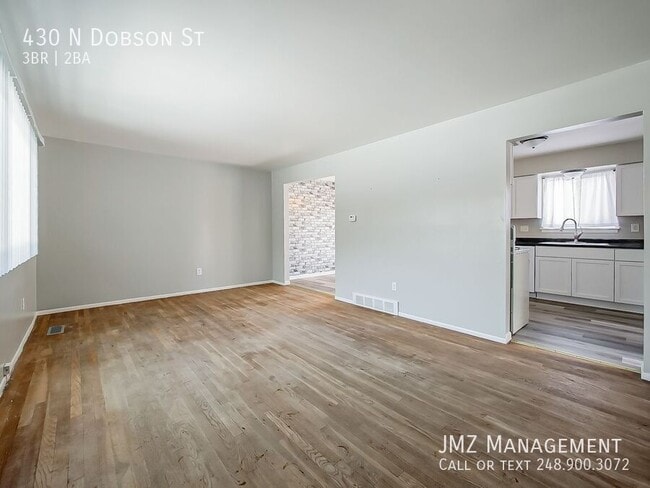 Foto del edificio - 430 N Dobson St