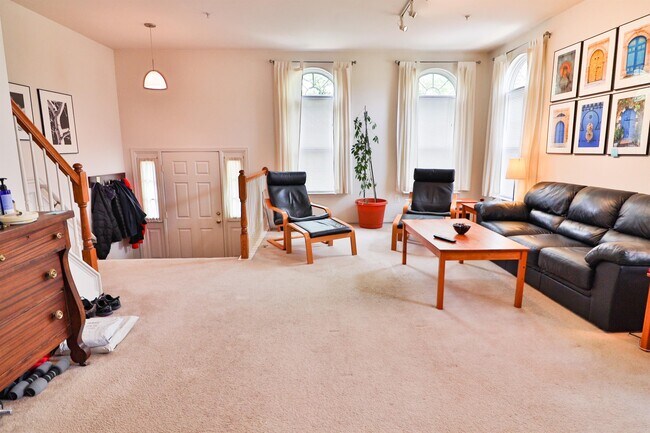 Building Photo - 524 Redland Blvd