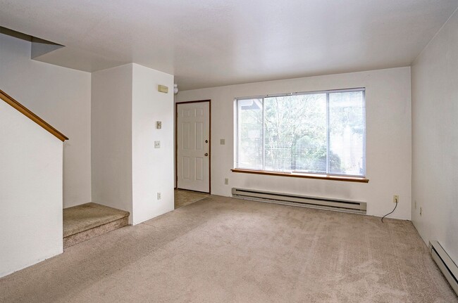 Building Photo - Spacious 3 Bedroom Home in Bremerton!