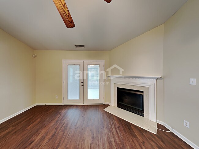 Foto del edificio - 3319 Covelo Ct