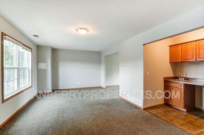 Foto del edificio - 1107 N Byrne Rd