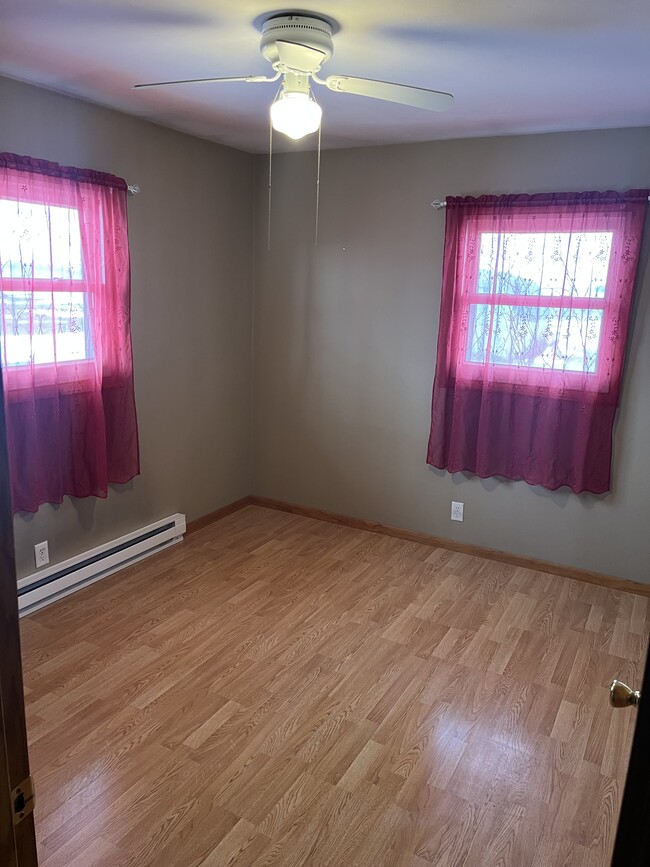 Foto del edificio - 4610 S County Line Rd W