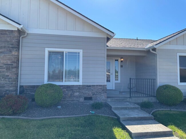 Foto del edificio - Very Nice 2 Bedroom 2 Bath Home/Fenced back yard and Patio**55 Plus Community**
