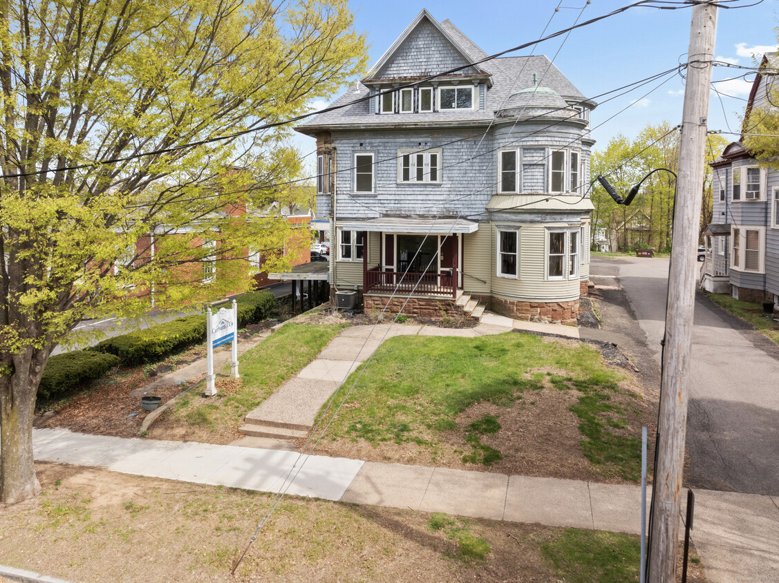Foto principal - 72 S Main St