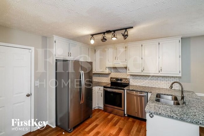 Building Photo - 5151 Meridian Lake Dr