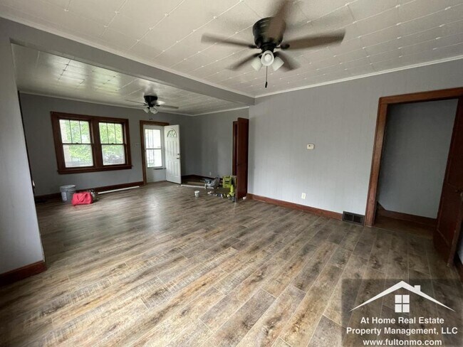 Building Photo - 716 Grand Avenue