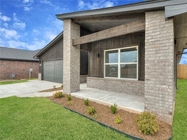 Building Photo - 513 Argos Rd
