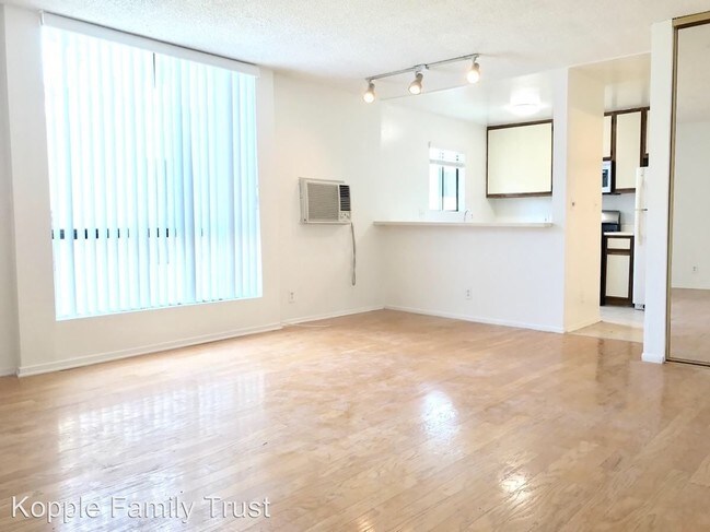 Foto del edificio - 922 N Hudson Ave