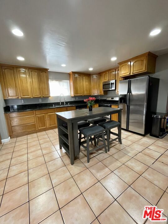 Building Photo - 710 1/2 Venice Way
