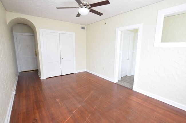 Foto del edificio - 410 E 14th St