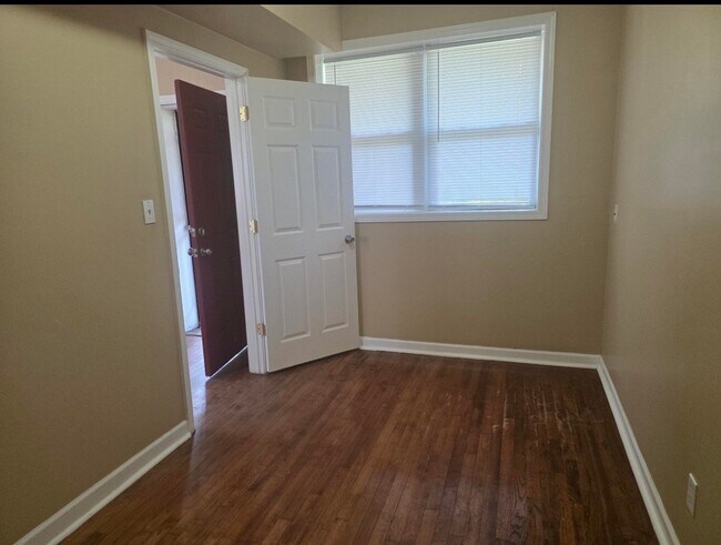 Foto del edificio - 3725 Monroe St