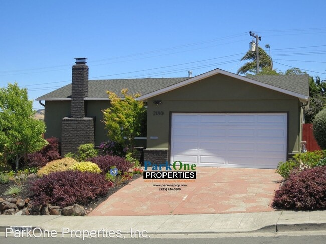 Building Photo - 3 br, 2 bath House - 2180 Pyramid Dr