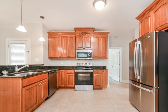 Building Photo - 684 Winding Oak Way