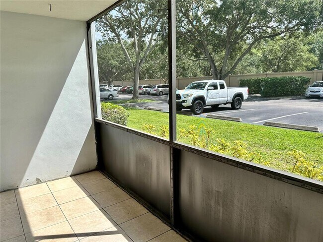 Foto del edificio - 8205 Sun Spring Cir