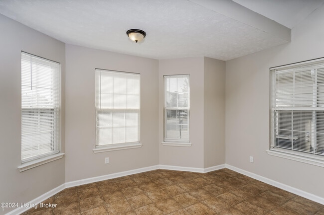 Building Photo - 13024 Bessels Blvd