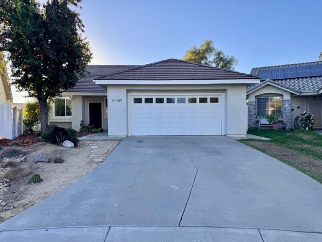 Foto principal - Bright and Open 3 Bedroom Home in Murrieta...