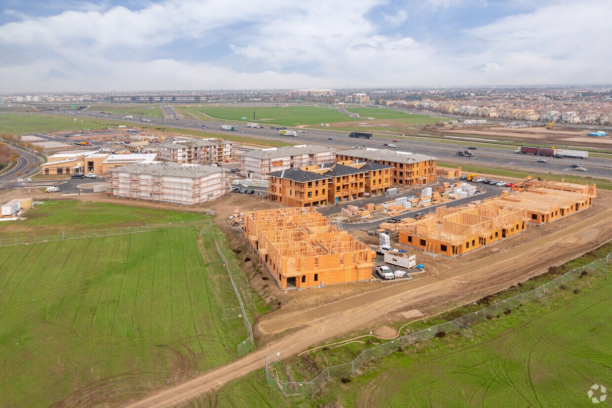 The Offset Apartments 3610 Duckhorn Dr Sacramento, CA