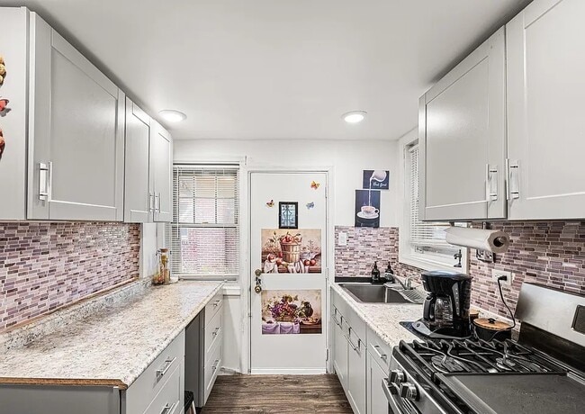 Building Photo - 6513 N 3rd St