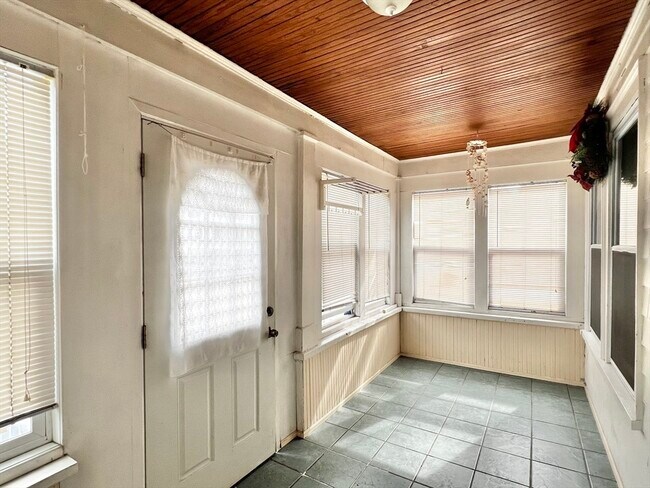 Building Photo - 285 Beale St