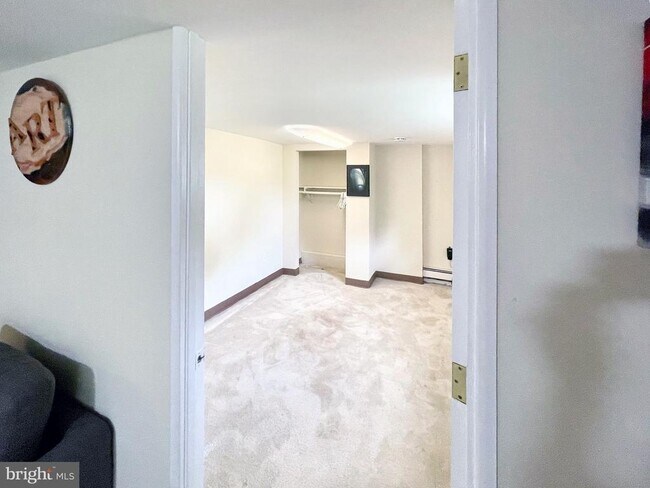 Foto del edificio - 4509 Queensbury Rd