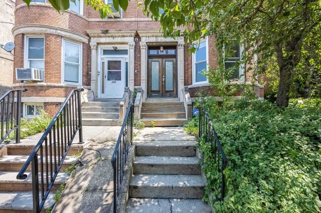 Building Photo - 258 Woodlawn Ave