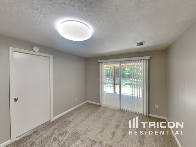 Building Photo - 2846 Tanglewood Blvd