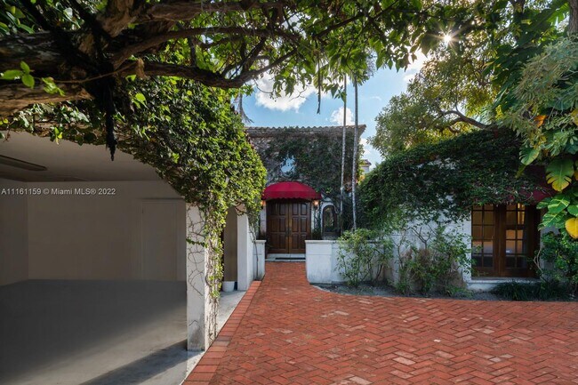 Building Photo - 340 S Hibiscus Dr