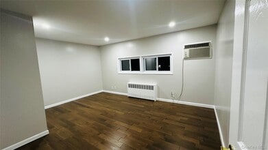 Building Photo - 20 Polo Ln