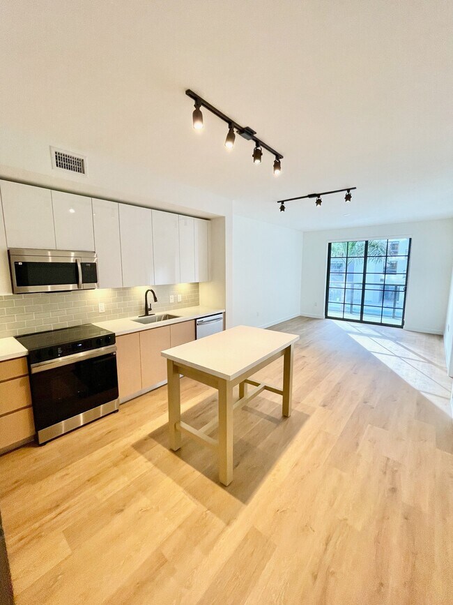 Foto del edificio - 1785 NE 124th St