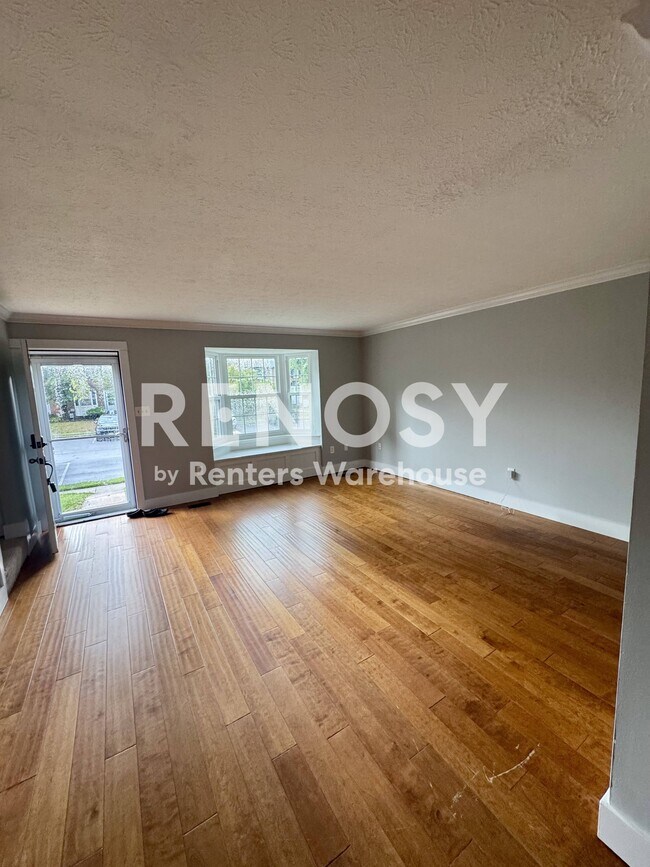 Foto del edificio - 325 Rambling Ridge Ct