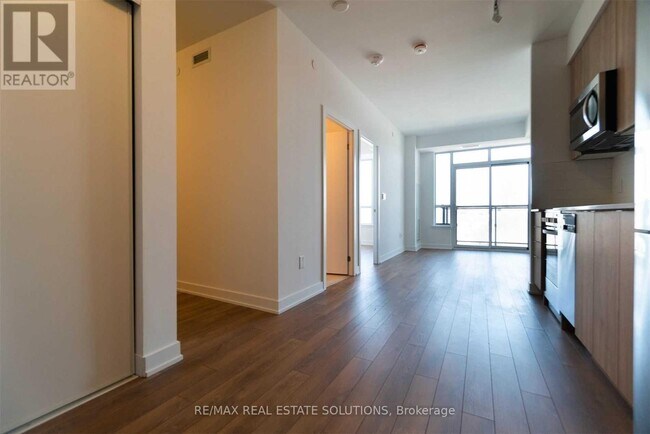 Photo du bâtiment - 630-630 Greenwood Ave