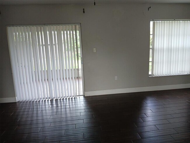Building Photo - 21 Sandalwood Dr