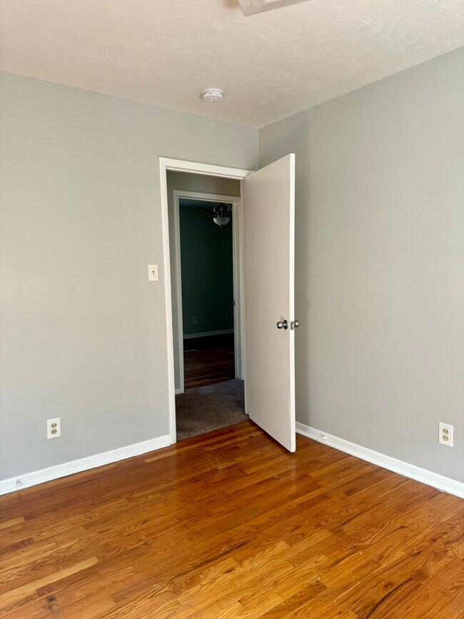 Foto del edificio - 1020 E Marion St