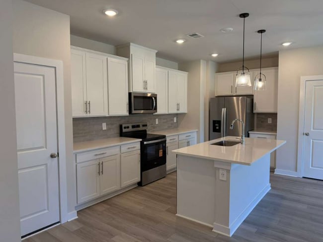 Building Photo - 3927 Northbrook Dr